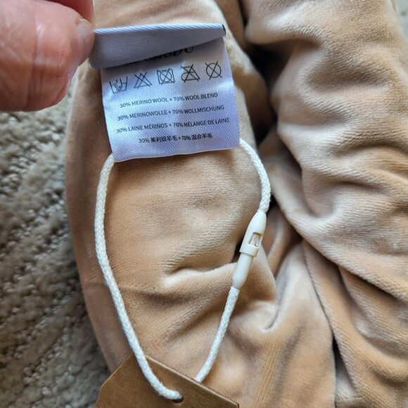 Women’s Lined Warm Beanie – Merino Wool – Light Green – Size M – NWT - Picture 5 of 10